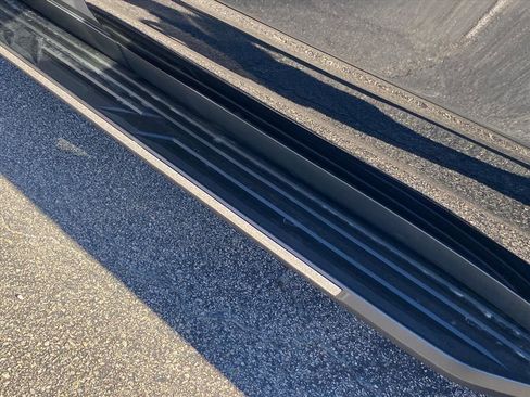 New 2026 Chevrolet Suburban LT image 24