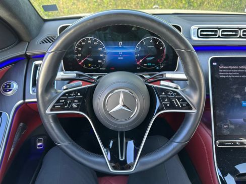 Used 2022 Mercedes-Benz S 580 4MATIC Sedan image 3