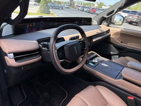 New 2026 Lincoln Navigator L Black Label AWD/4WD image 14