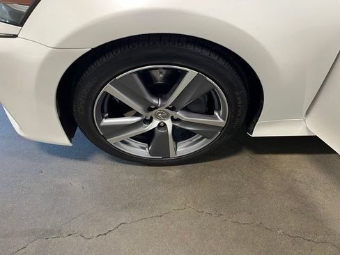 Used 2016 Lexus GS 200t w/ Premium Package RWD image 30