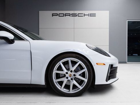 Certified 2025 Porsche Panamera w/ Premium Package RWD image 11
