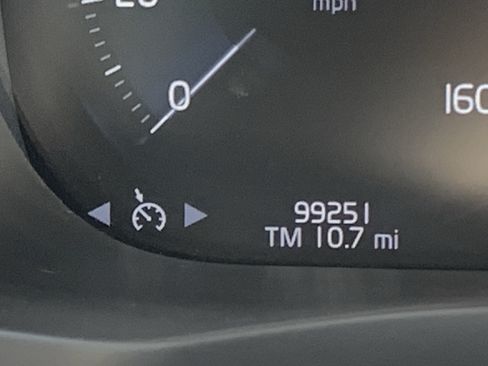 Used 2018 Volvo XC60 T8 Inscription w/ Vision Package AWD/4WD image 22