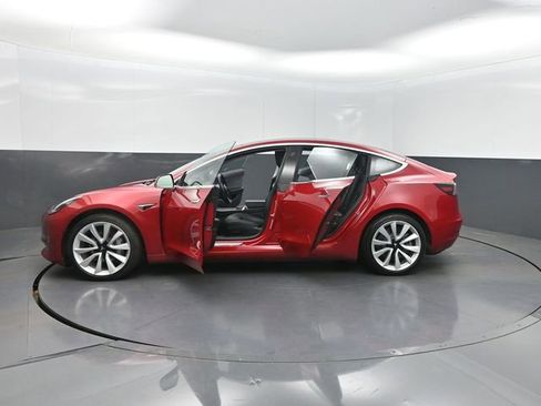 Used 2018 Tesla Model 3 Long Range RWD image 32