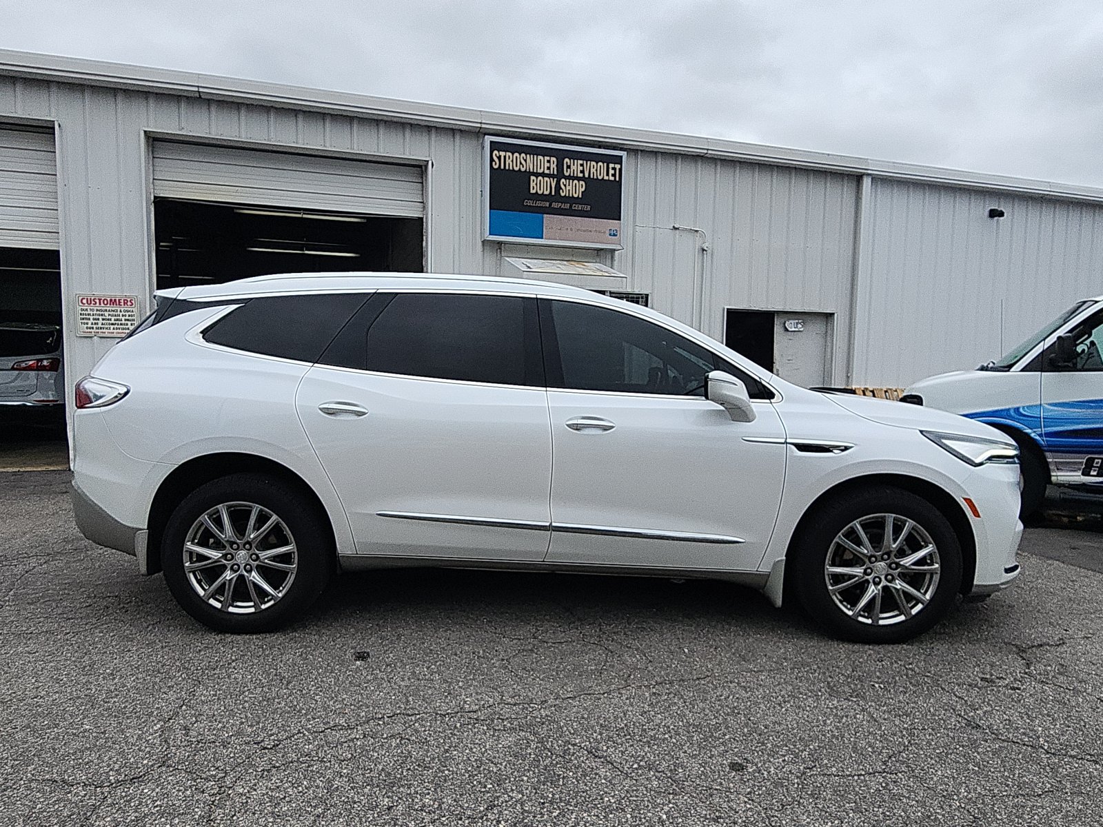Used 2022 Buick Enclave Premium w/ Experience Buick Package AWD/4WD image 6