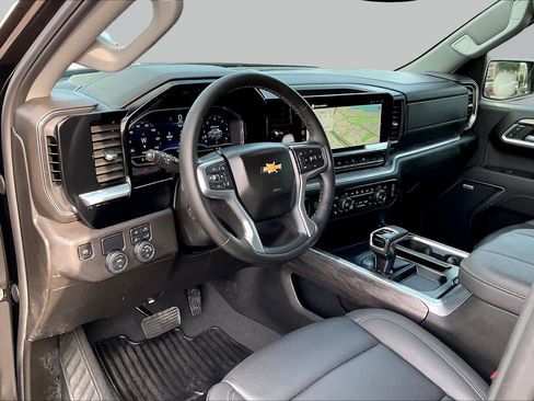 Used 2025 Chevrolet Silverado 1500 LTZ w/ LTZ Premium Texas Edition RWD image 16