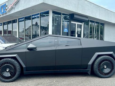 Used 2024 Tesla Cybertruck Cyberbeast AWD/4WD image 8
