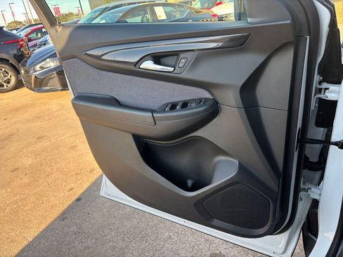 Used 2025 Chevrolet TrailBlazer LT image 18