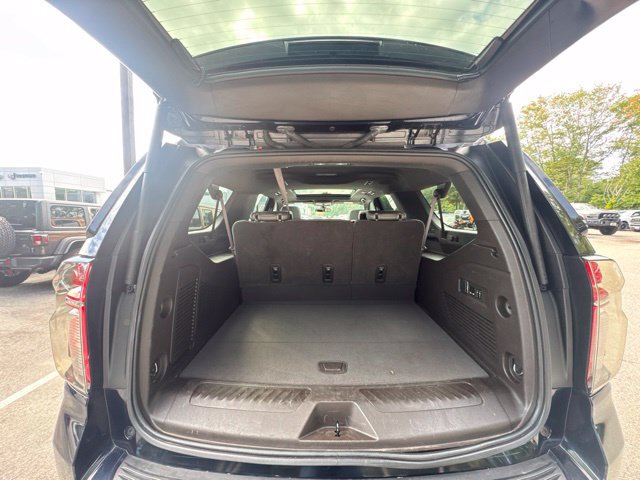 Used 2022 Chevrolet Suburban LT w/ LT Signature Package AWD/4WD image 10