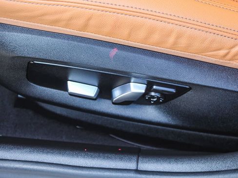 Used 2022 BMW 530e w/ Convenience Package image 21