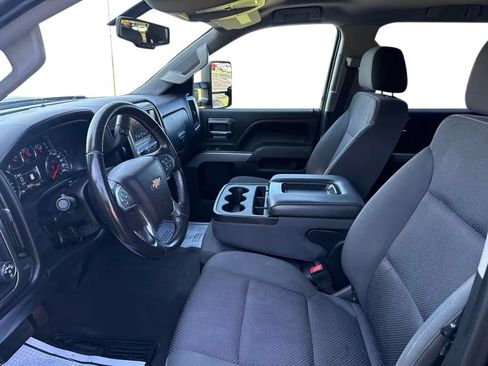Used 2019 Chevrolet Silverado 2500 LT w/ Midnight Edition AWD/4WD image 12