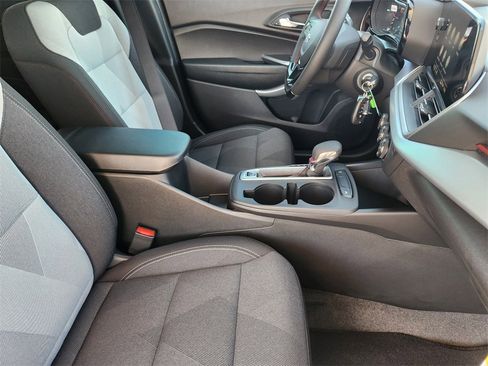 New 2026 Chevrolet Trax RS w/ Sunroof Package image 10