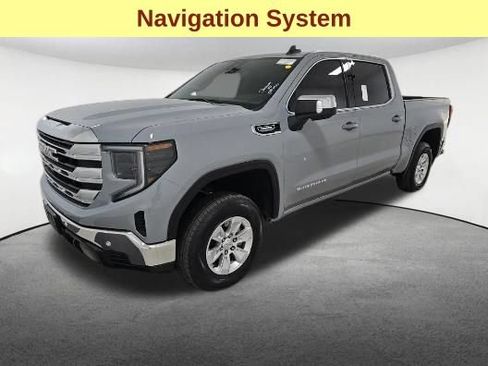 Used 2025 GMC Sierra 1500 SLE w/ Preferred Package AWD/4WD image 4