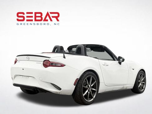 Used 2020 MAZDA MX-5 Miata Sport RWD image 12