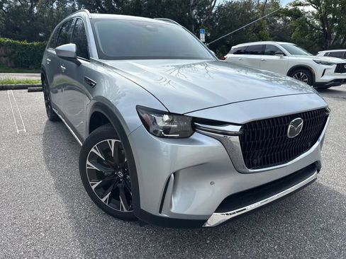 Used 2024 MAZDA CX-90 Plug-In Hybrid w/ Premium Pkg AWD/4WD image 4