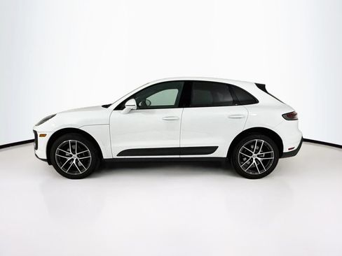 Certified 2025 Porsche Macan AWD/4WD image 2
