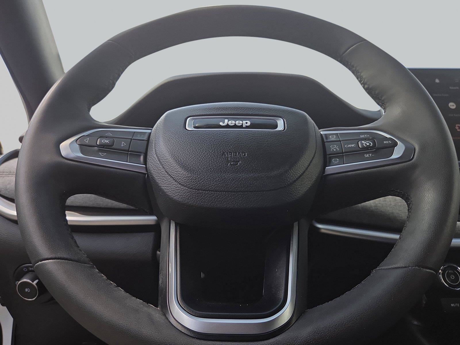 Used 2023 Jeep Compass Latitude AWD/4WD image 11