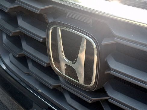 Used 2023 Honda Pilot LX image 34