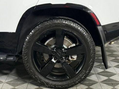 New 2025 Land Rover Defender 110 X-Dynamic SE AWD/4WD image 14