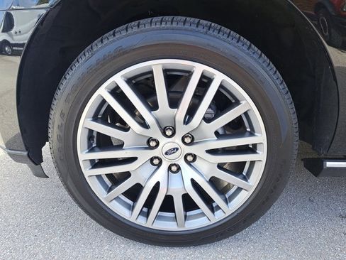 Certified 2022 Ford Expedition Platinum image 4