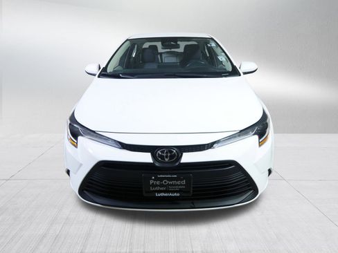 Used 2023 Toyota Corolla LE image 2
