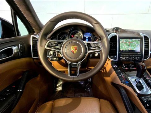 Used 2015 Porsche Cayenne Turbo image 13