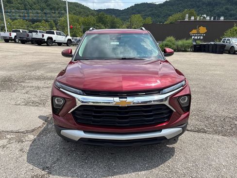 Used 2025 Chevrolet TrailBlazer LT AWD/4WD image 8