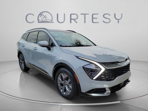 Certified 2025 Kia Sportage SX FWD image 5