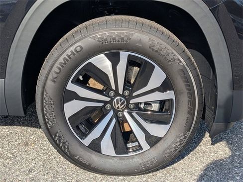 New 2026 Volkswagen Atlas SE image 11