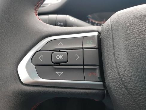 Used 2025 Jeep Compass Trailhawk AWD/4WD image 27