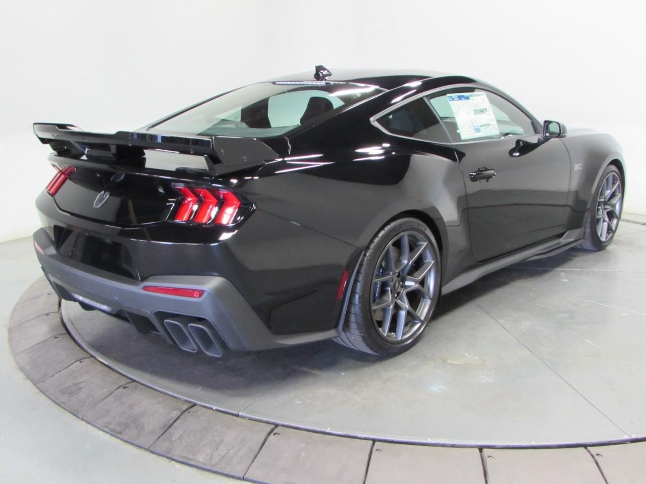 New 2026 Ford Mustang Dark Horse SC w/ Carbon Fiber Exterior Package RWD image 7