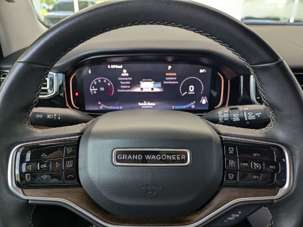 Used 2023 Jeep Grand Wagoneer L 4WD w/ Flexible Seating Group image 32