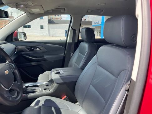 Used 2021 Chevrolet Traverse Premier FWD image 15