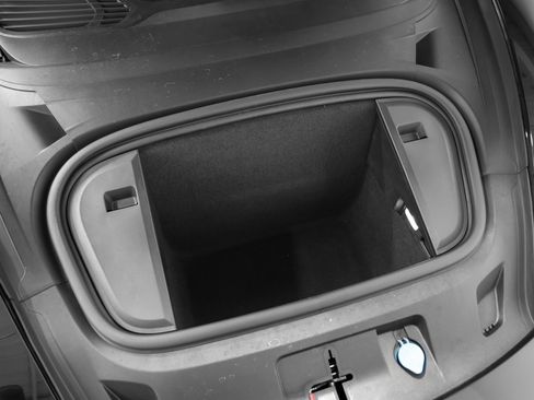 Used 2023 Porsche Taycan image 15