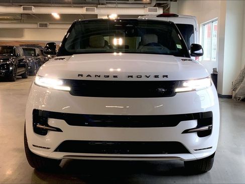 New 2026 Land Rover Range Rover Sport Dynamic SE image 3