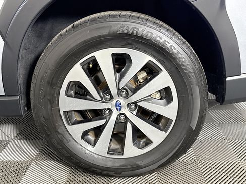 Used 2024 Subaru Outback Premium AWD/4WD image 35