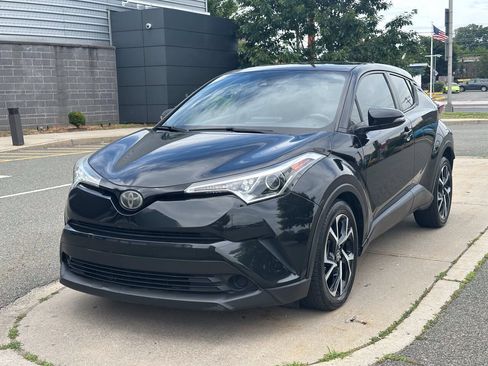 Used 2018 Toyota C-HR XLE FWD image 1