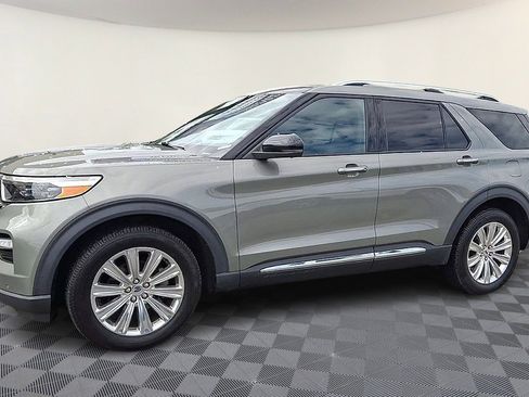 Used 2020 Ford Explorer Limited w/ Class III Trailer Tow Package AWD/4WD image 4