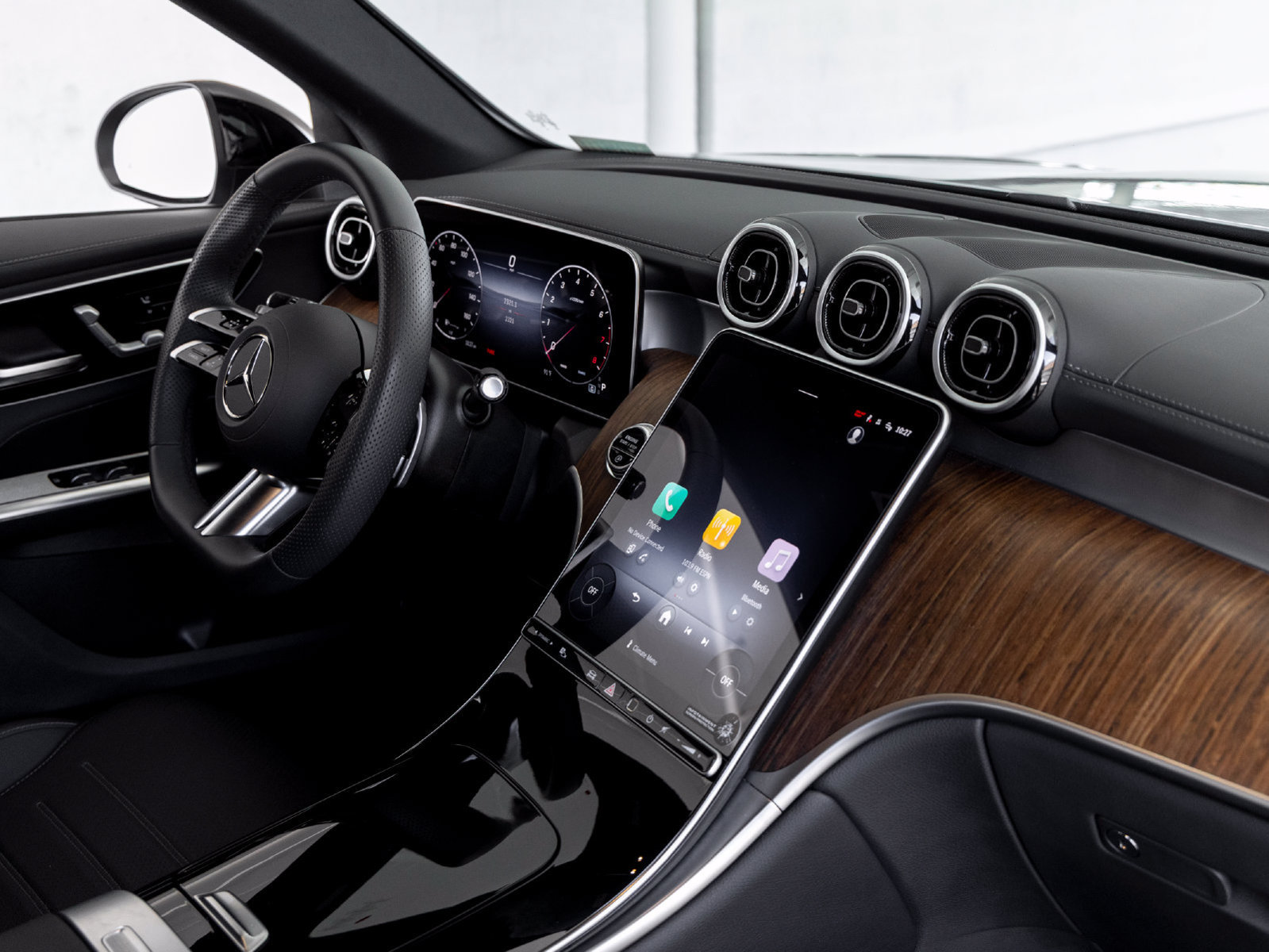 Certified 2026 Mercedes-Benz GLC 300 image 31