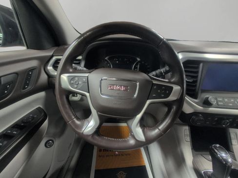 Used 2018 GMC Acadia SLT image 12