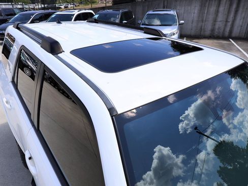 Used 2021 Toyota 4Runner TRD Off-Road Premium w/ Moonroof Package AWD/4WD image 31