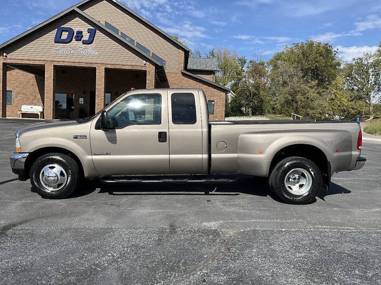 Used 2002 Ford F350 XLT RWD image 2