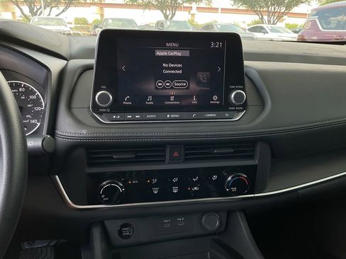Used 2025 Nissan Rogue S AWD/4WD image 26