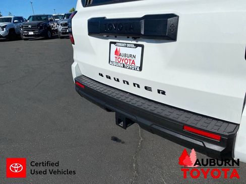Certified 2025 Toyota 4Runner SR5 AWD/4WD image 14