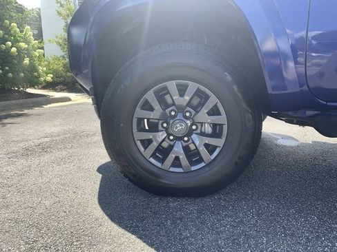 Certified 2023 Toyota Tacoma SR5 w/ Technology Package AWD/4WD image 39