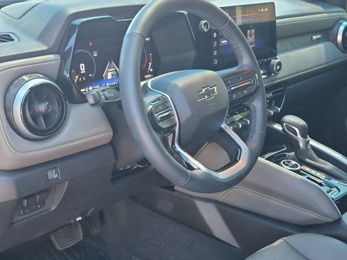 Used 2026 Chevrolet Colorado ZR2 w/ Technology Package AWD/4WD image 12