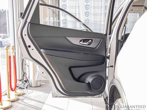 Used 2016 Nissan Rogue S image 29