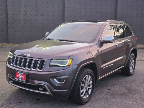Used 2015 Jeep Grand Cherokee Overland w/ Advanced Technology Group AWD/4WD image 53