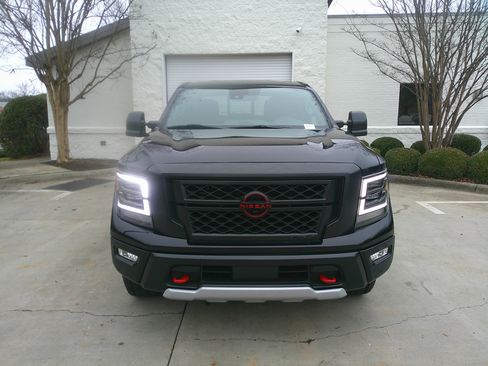 Used 2024 Nissan Titan PRO-4X w/ Pro-4x Convenience Package image 5