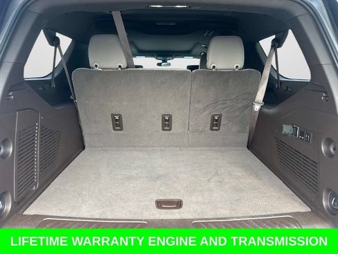 Used 2021 Chevrolet Suburban LT w/ LT Signature Package RWD image 12