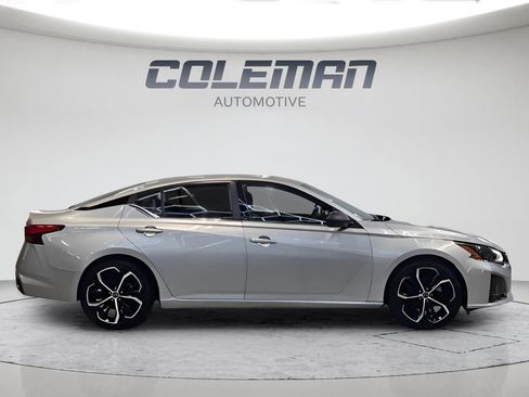 Certified 2025 Nissan Altima 2.5 SR w/ SR Premium Package FWD image 3